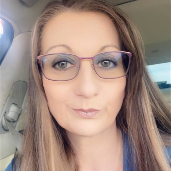 Meet your Posher, Helen - Picture 1 of 1